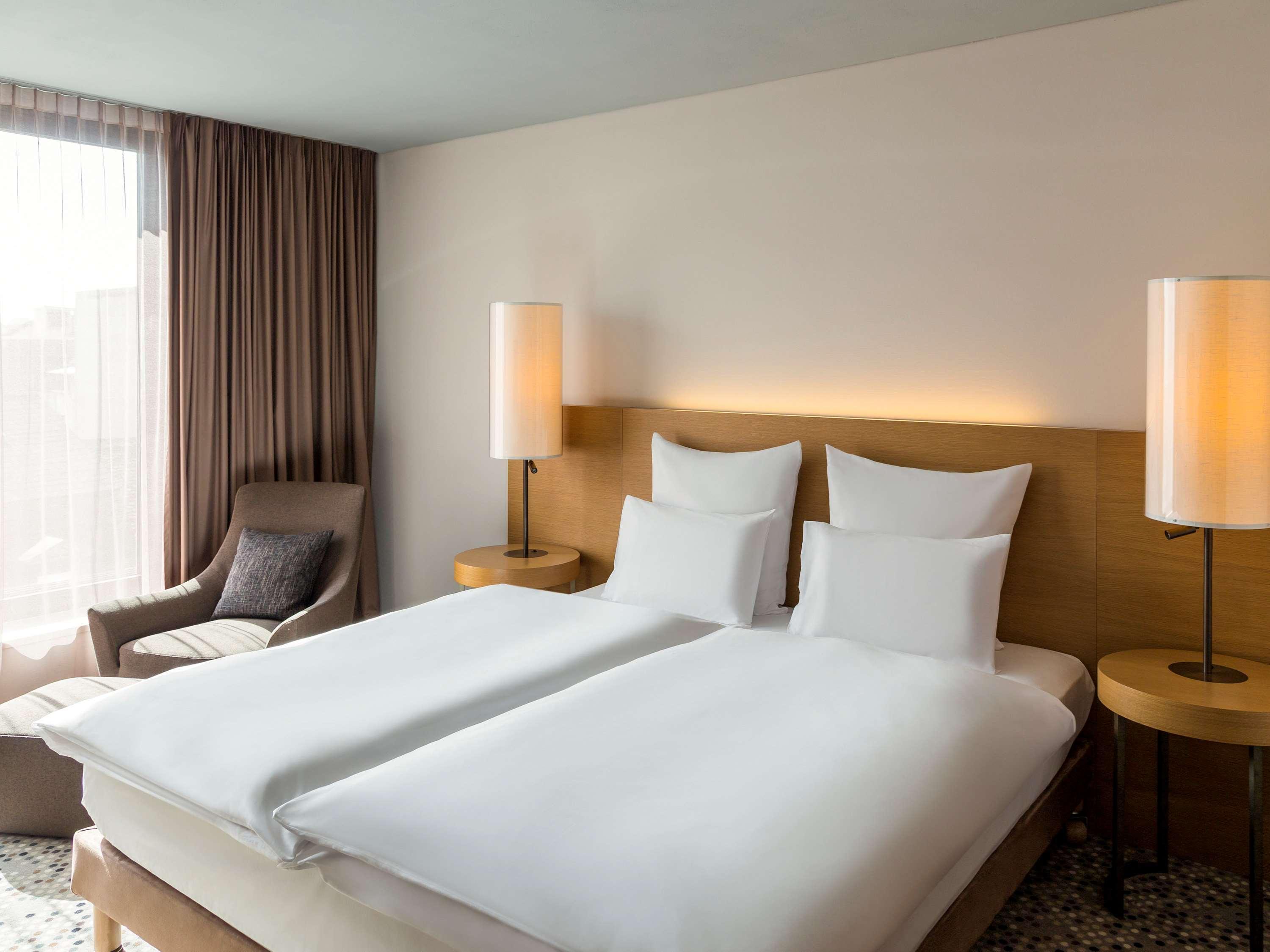 Pullman Basel Europe Hotel Exterior foto